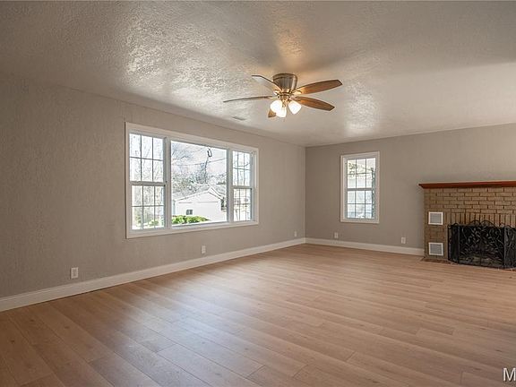 4th image of 956 Ivadene Dr