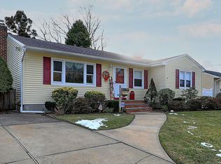 71 Martin Rd N, Bethpage, NY 11714