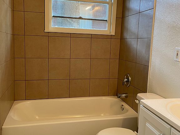 4th image of 2629 28th St #2