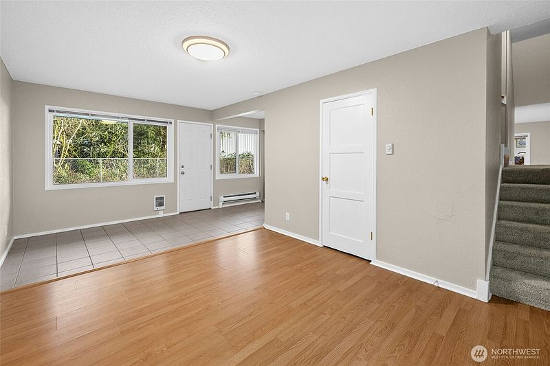 4th image of 5726 5728 Tracyton Boulevard NW