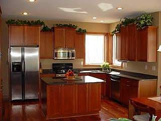 Beautiful, spacious kitchen with granite countertops
