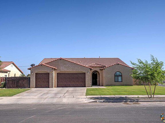 3rd image of 2085 Chaparral Dr