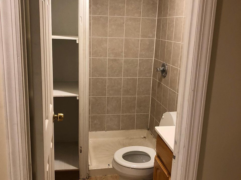 2nd image of 1289 Bay St