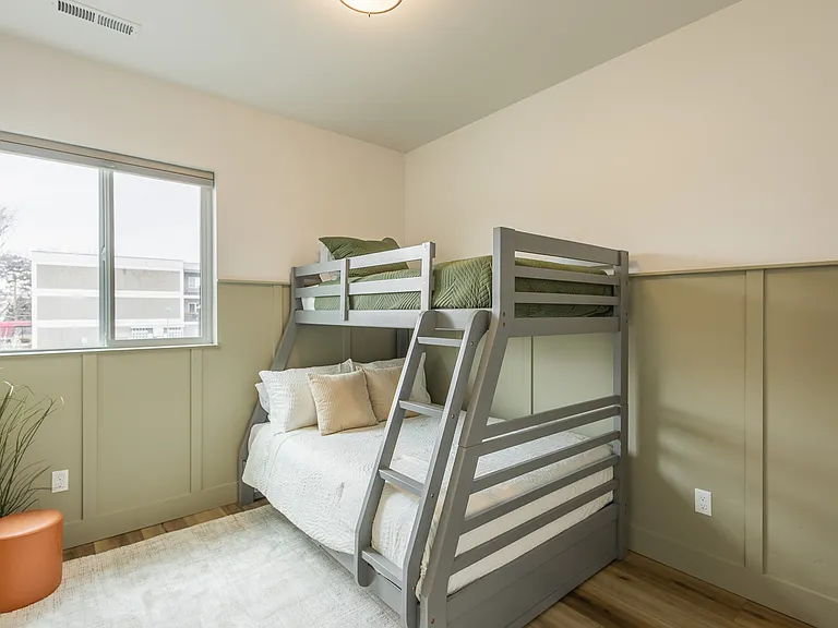 290 S Filbert Ln — Photo 32