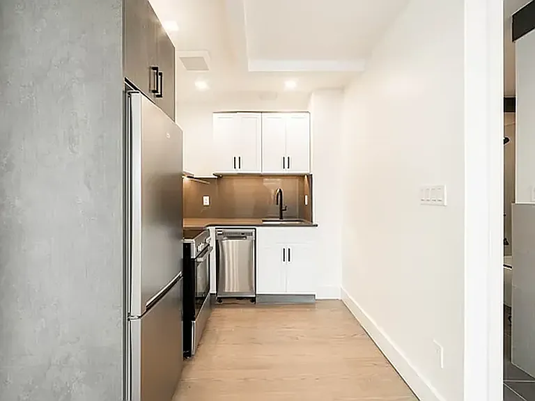 2909 Albemarle Rd #4A — Photo 2