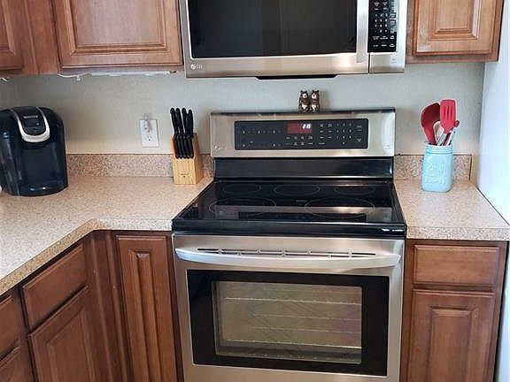 4th image of 2533 Donna Dr