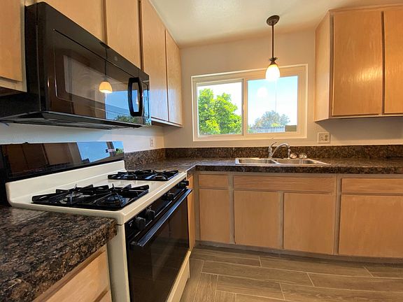 4th image of 4785 Westridge Dr