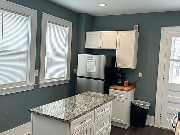 2nd image of 942 Euclid Ave #2