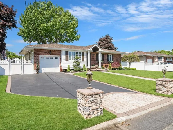 84 W 12th Street, Deer Park, NY 11729