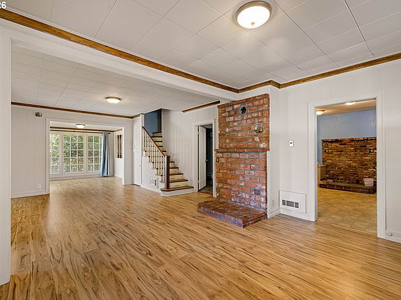 4th image of 352 Ruby Ave