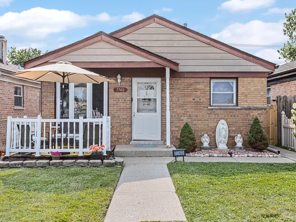 7740 Newland Ave, Burbank, IL 60459