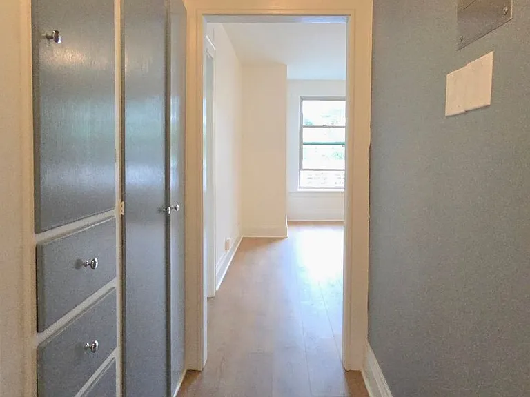 1053 N State St — Photo 11