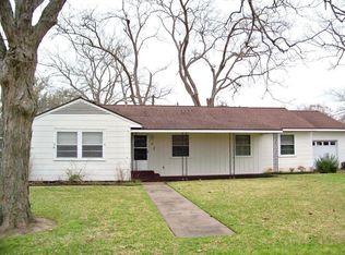 206 11th 1/2 St, West Columbia, TX 77486