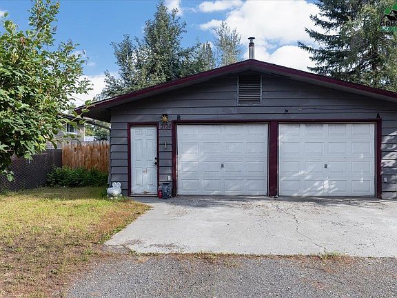 2nd image of 2124 Eagan Ave