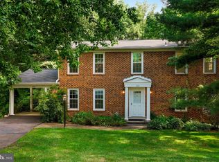 422 Cynthia Ln NE, Vienna, VA 22180