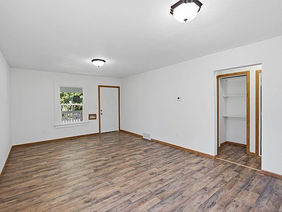 5th image of 1546 S Waco Ave