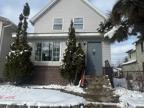 1067 Hatch Ave, Saint Paul, MN 55103