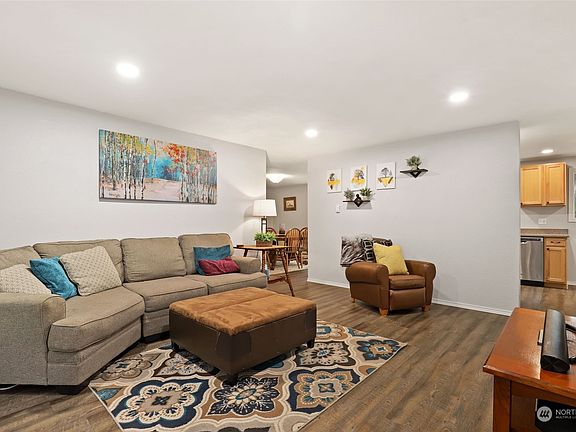 5th image of 14716 Holiday Drive NW