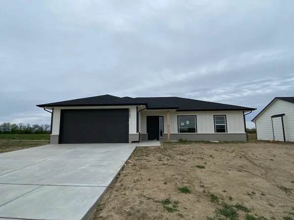 10702 E Bonita St, Wichita, KS 67207
