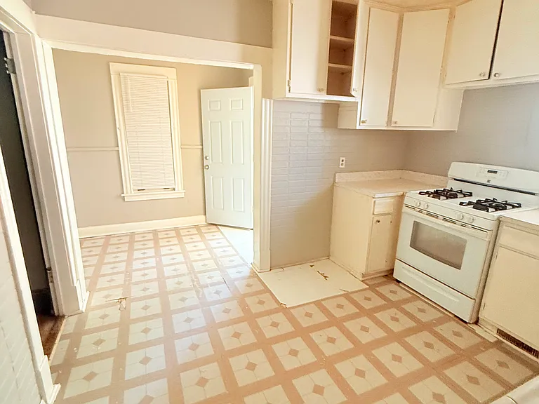 2811 Newton Ave N — Photo 7
