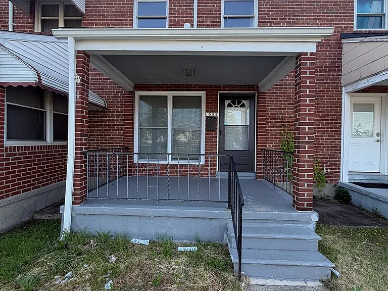 1955 Merritt Blvd — Photo 1
