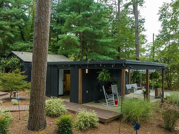 5th image of 3050 Bobbie Ln