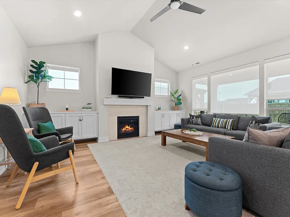 5706 SE 79th Ave