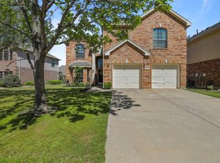 6825 Crenshaw Ln, Denton, TX 76210