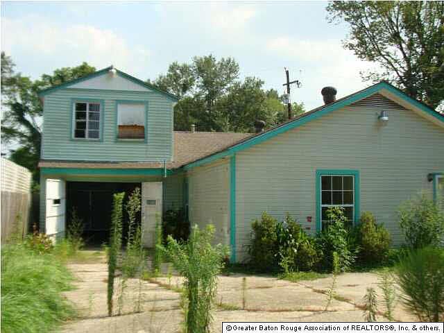 2nd image of 3211 Hollywood Dr