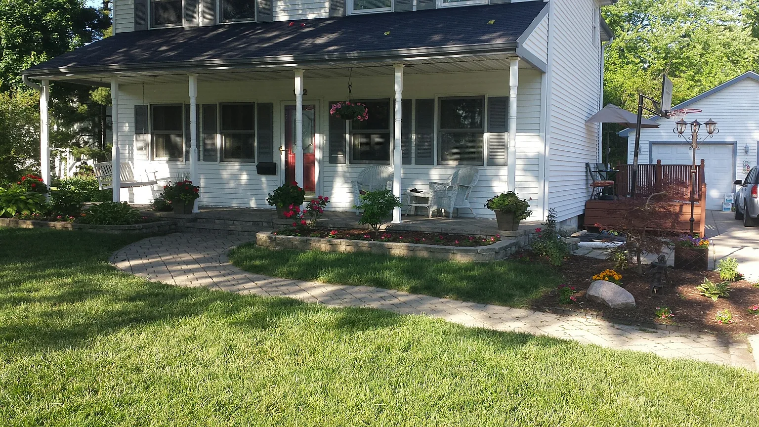 112 Central Ave photo 1