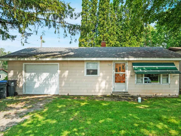 632 Division St, Winneconne, WI 54986