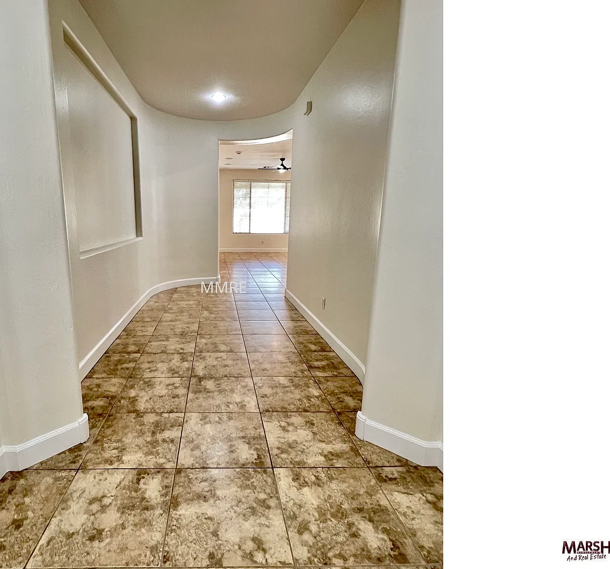 Beautiful 3 bedroom home in Chandler! — Photo 2