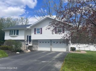 25 Hadel Rd, Glenville, NY 12302