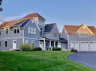 22 Crooked Ln, Manchester, MA 01944