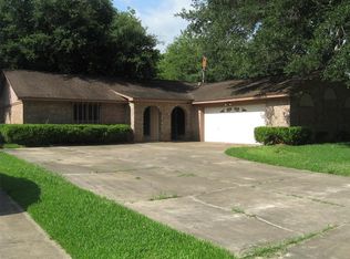 731 Browning St, Angleton, TX 77515