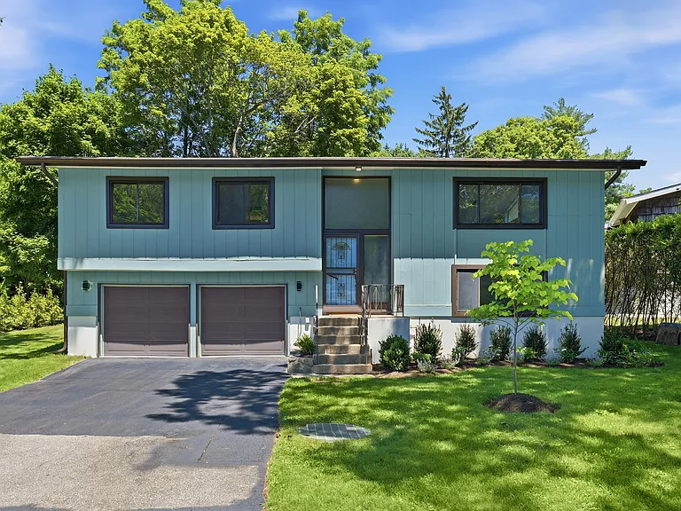 7 Brookdell Dr — Photo 1