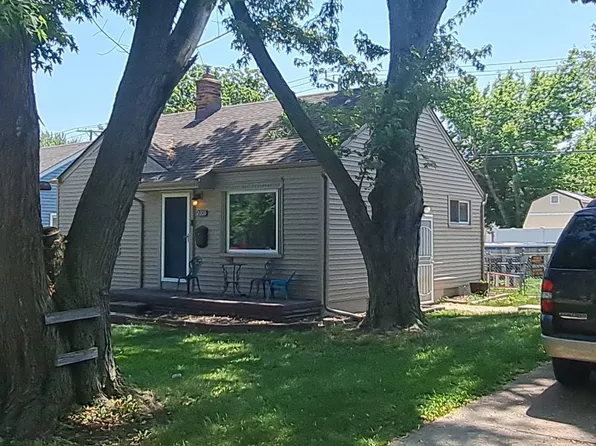 2003 Moran Ave, Lincoln Park, MI 48146
