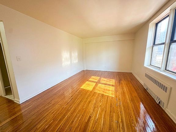 3rd image of 7210 37th Ave APT 404