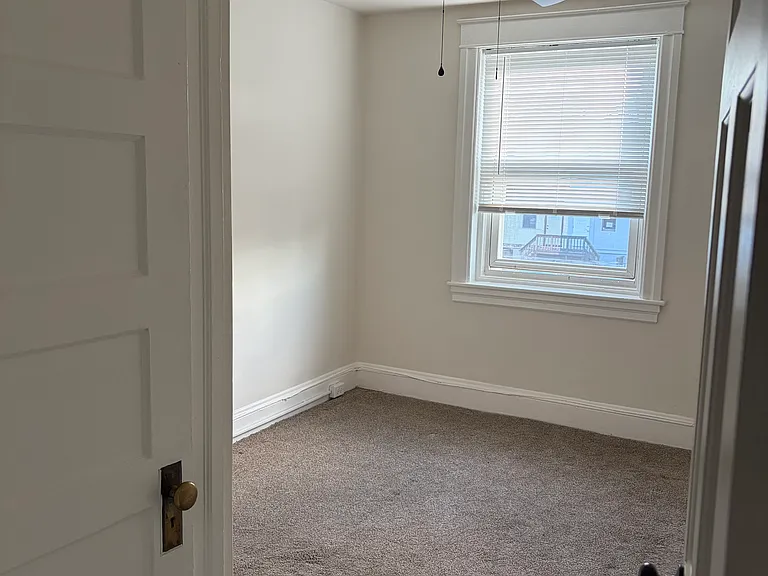 8 W Benedict Ave #2E — Photo 6