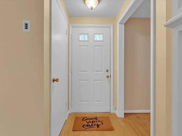 116 Segsbury Rd — Photo 2