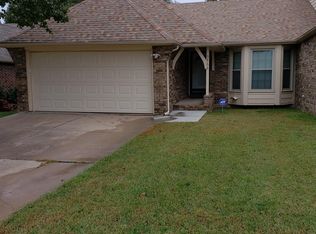 9466 E Skinner St, Wichita, KS 67207