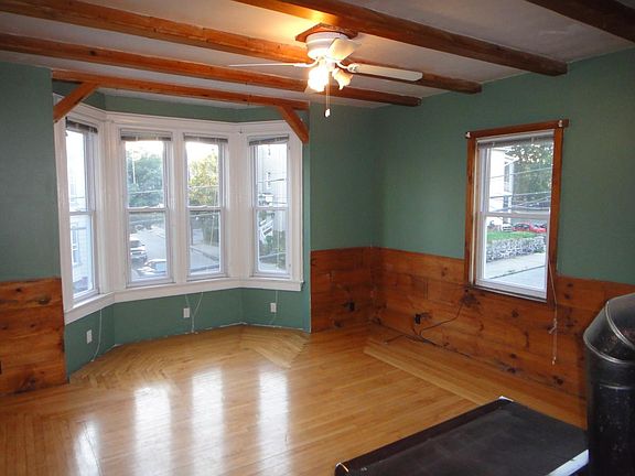5th image of 127 Calverley St #2