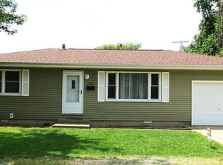 704 N Ohio St, Tuscola, IL 61953