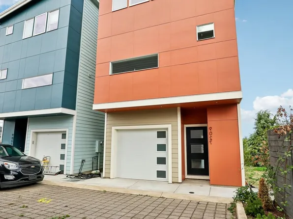 9027 NE Hoyt St, Portland, OR 97220