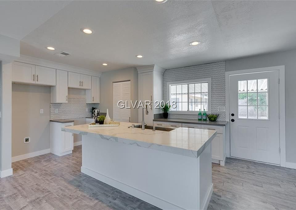 1st image of 7009 Oakhurst Ave