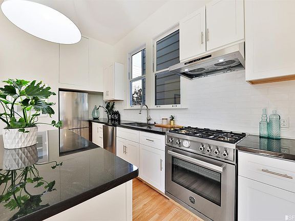 4th image of 1011A Shotwell St