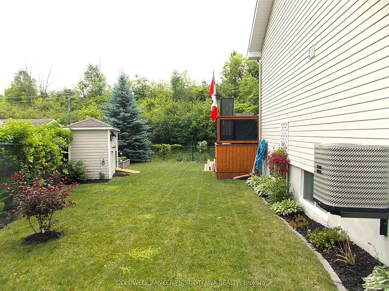 87 Wolff Cres — Photo 41