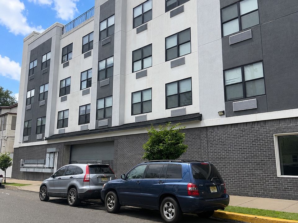 1st image of 168 Rosa Parks Blvd #1