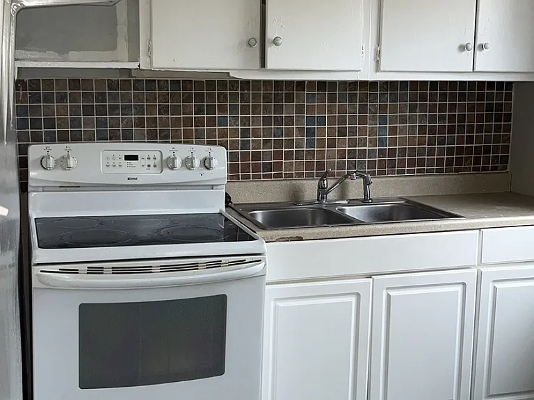 400 Wallace Dr — Photo 4