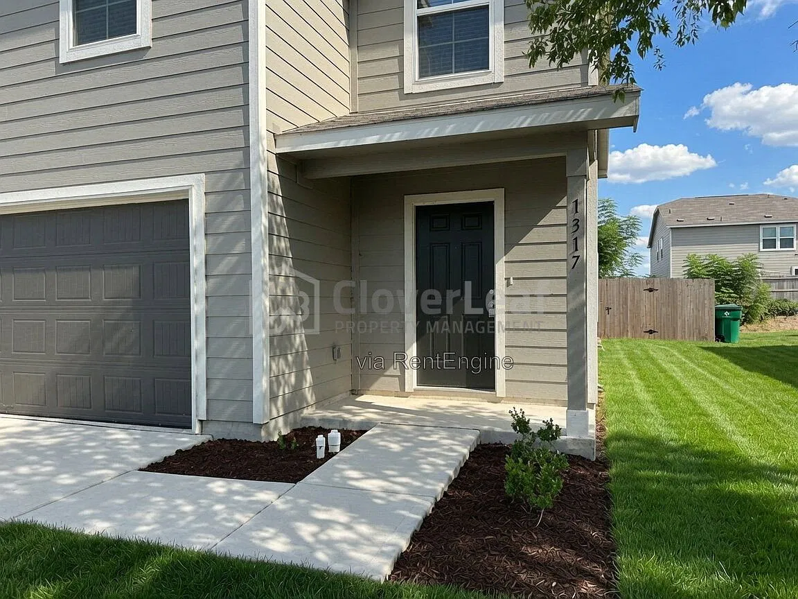5 bed, 2.5 bath, 2408 sqft, $1,897 — Photo 4